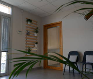 Bureau privé 14 m² 1 poste Coworking Rue du Chapitre Brindas 69126 - photo 2